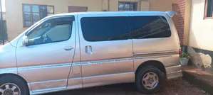 Toyota Grand HiAce 2000 Silver