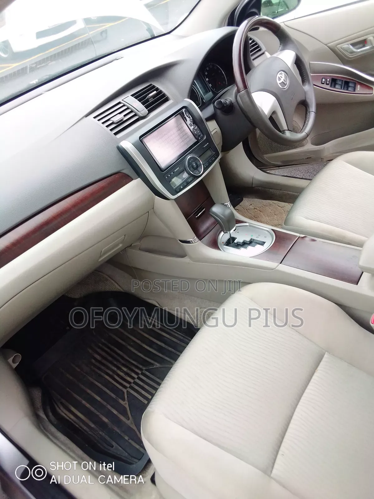 Toyota Premio 2012 Silver