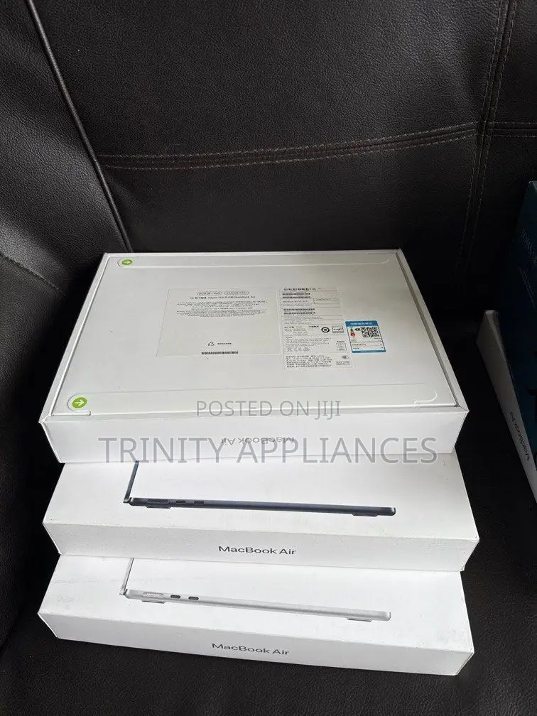 New Laptop Apple MacBook Air 2024 M3 13-Inch 8GB Apple M3 SSD 250GB