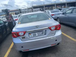 Photo - Toyota Mark X 2012 Silver