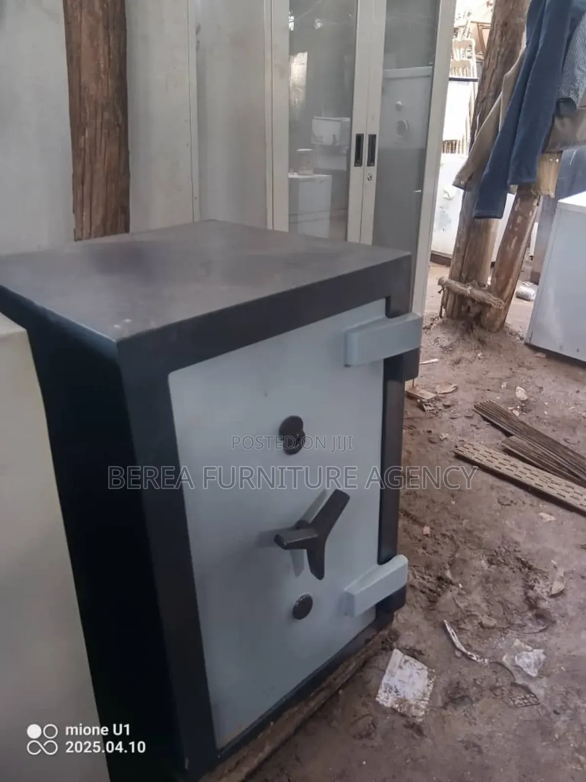 Medium Size Ordinary Money Safe