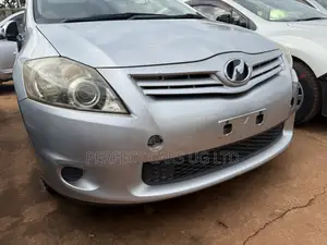 Toyota Auris 2011 Silver