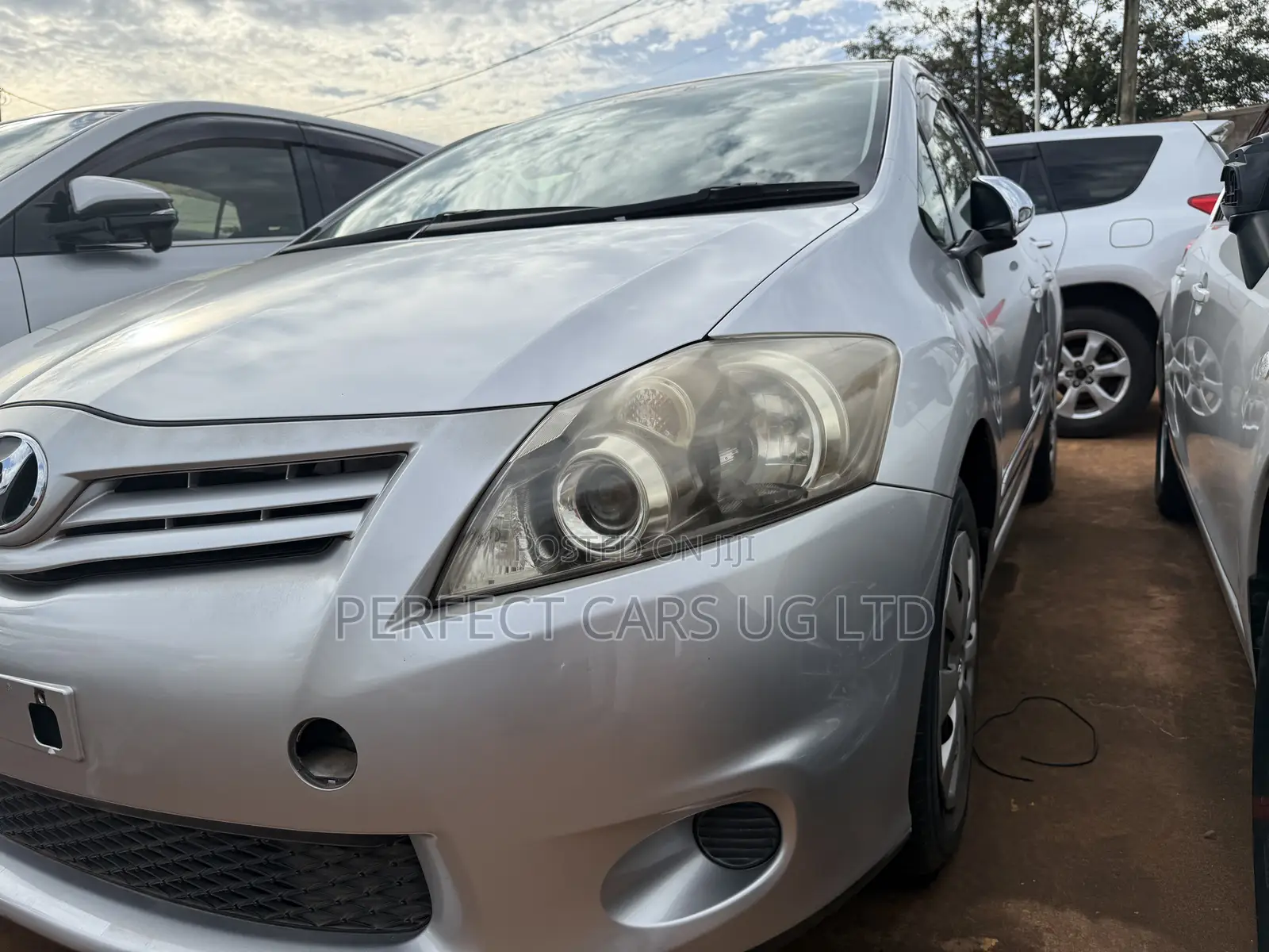 Toyota Auris 2011 Silver