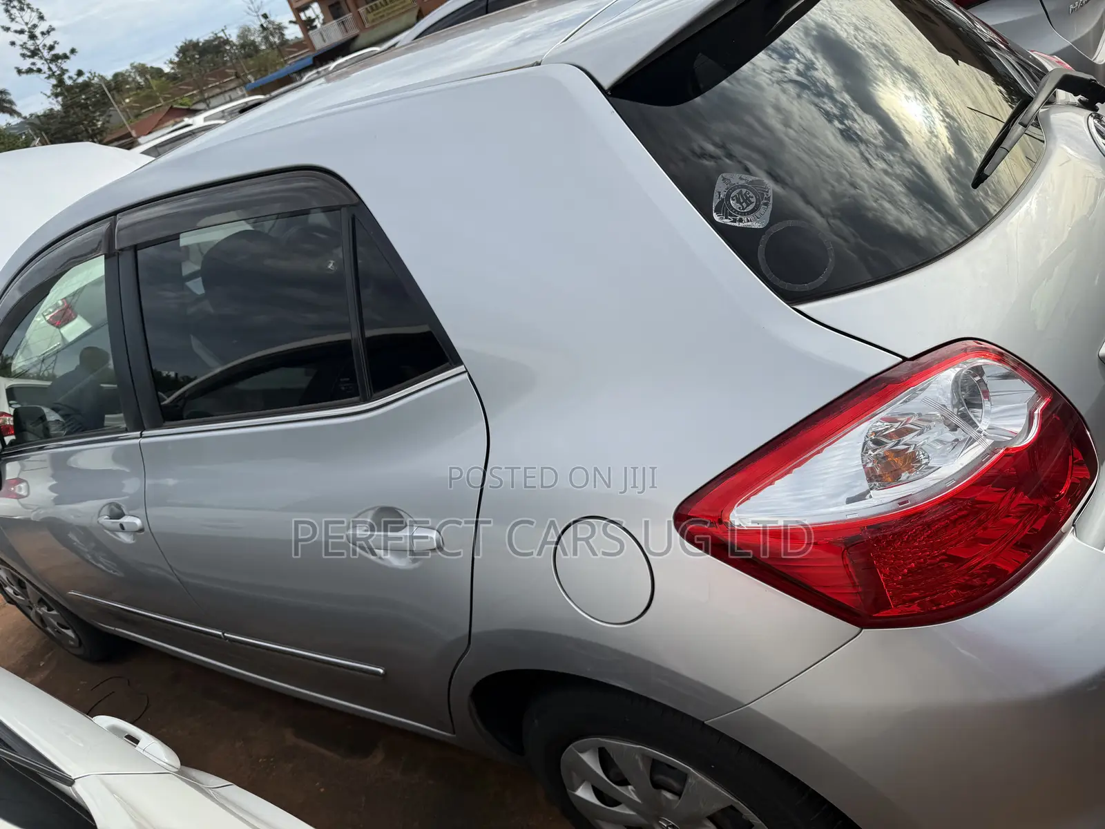 Toyota Auris 2011 Silver