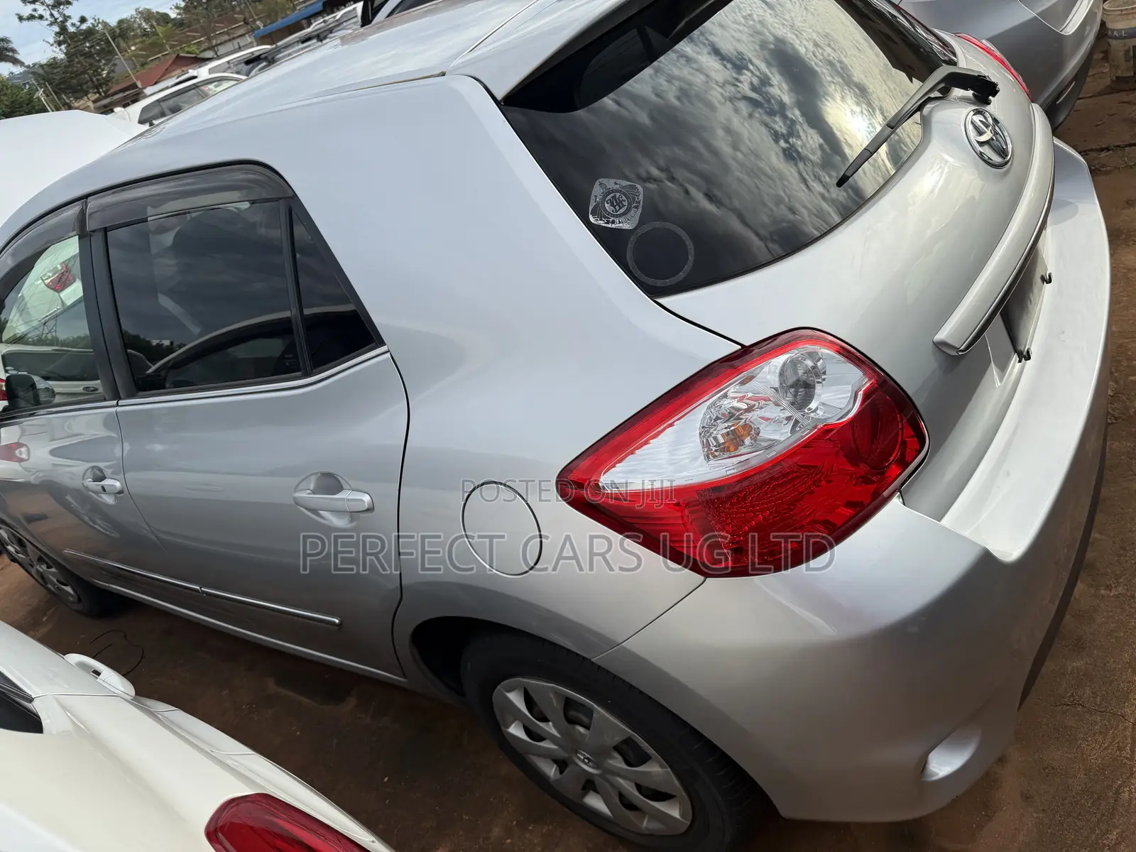 Toyota Auris 2011 Silver