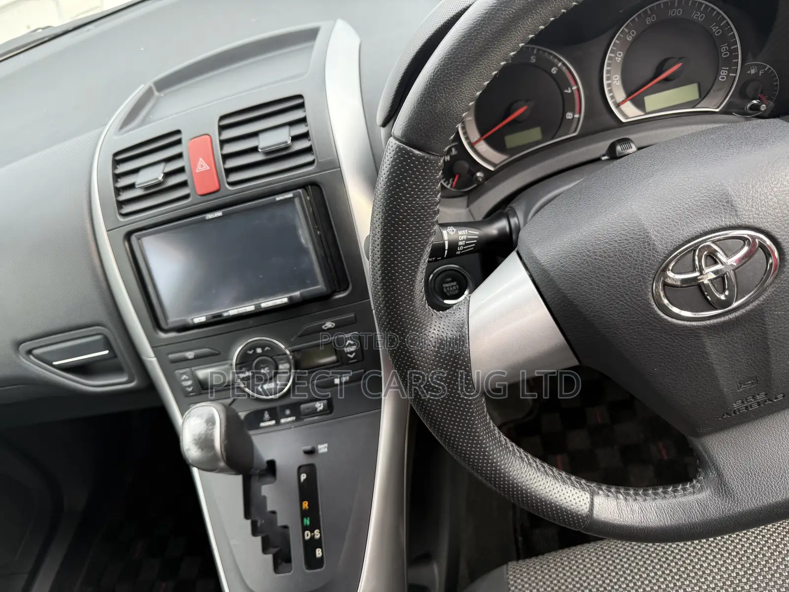 Toyota Auris 2011 Silver