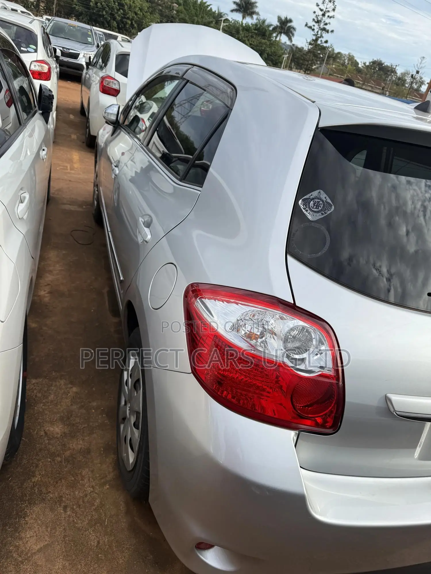 Toyota Auris 2011 Silver