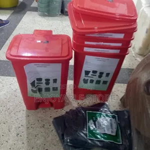 Plastic Dustbins Step on 30ltrs