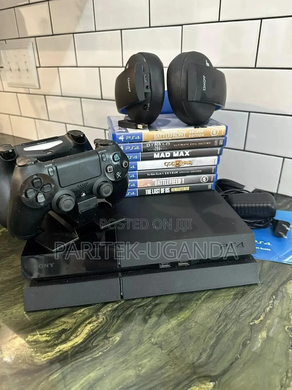 Am Selling My Ps4 With 10 Games/500gb HDD/02 Controllers