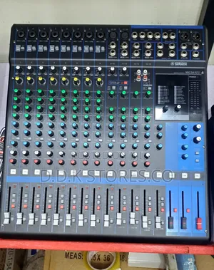 Photo - Yamaha Live Mixer 16 Channel /Mg16xu