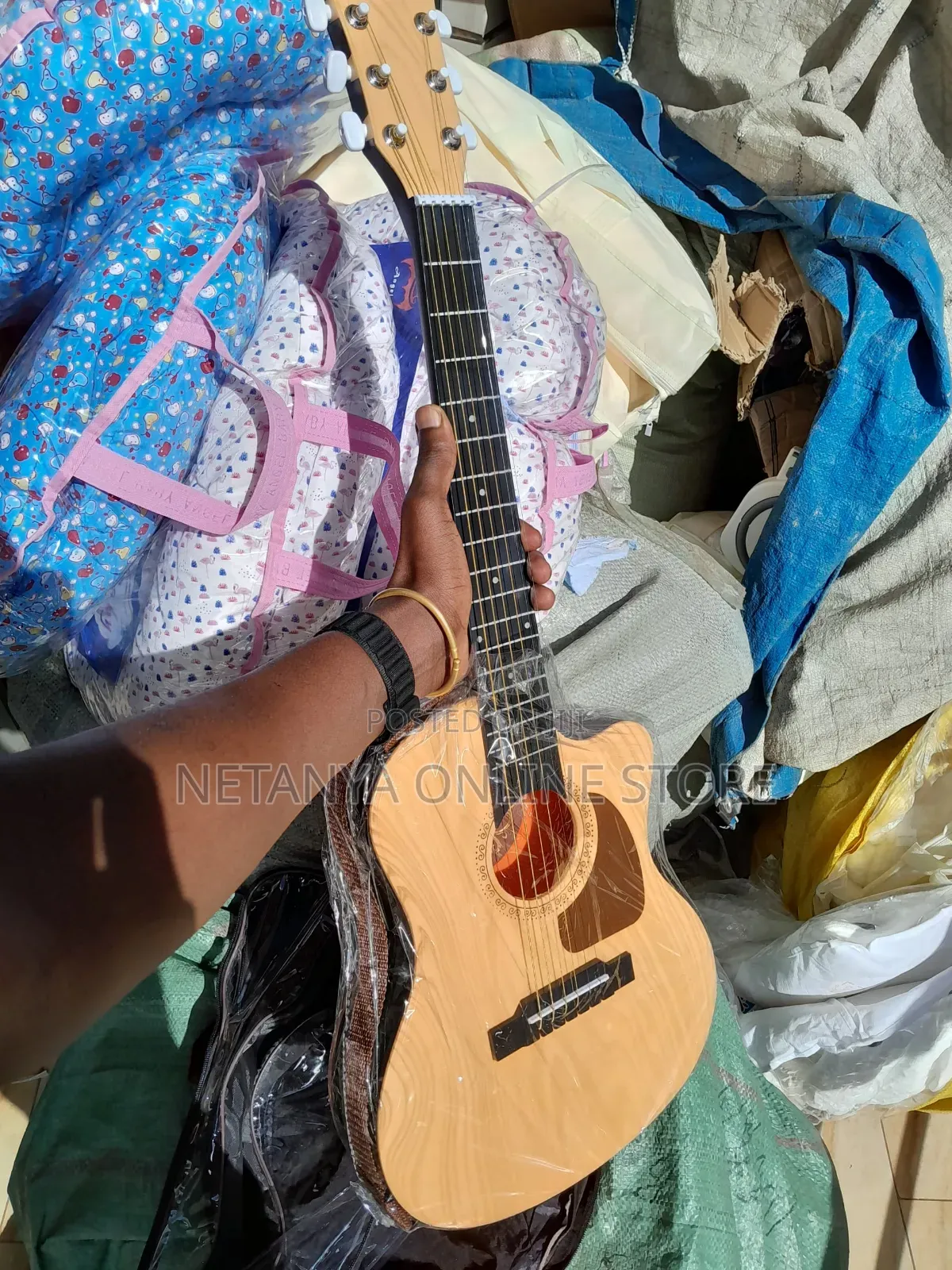 Kids Guitar.