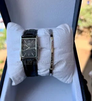 Womens Classy Daniel Wellington Wrist Watch Leather Strapped