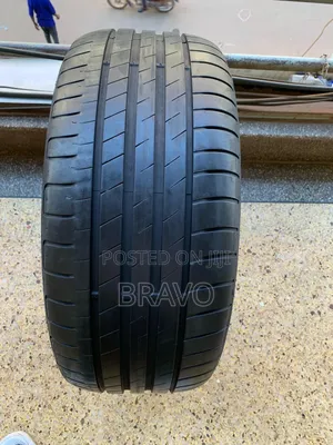 225/45r17 Good Year Brand in Good Condition.