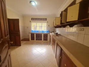 4bdrm Bungalow in Kololo Property, Central Division for rent
