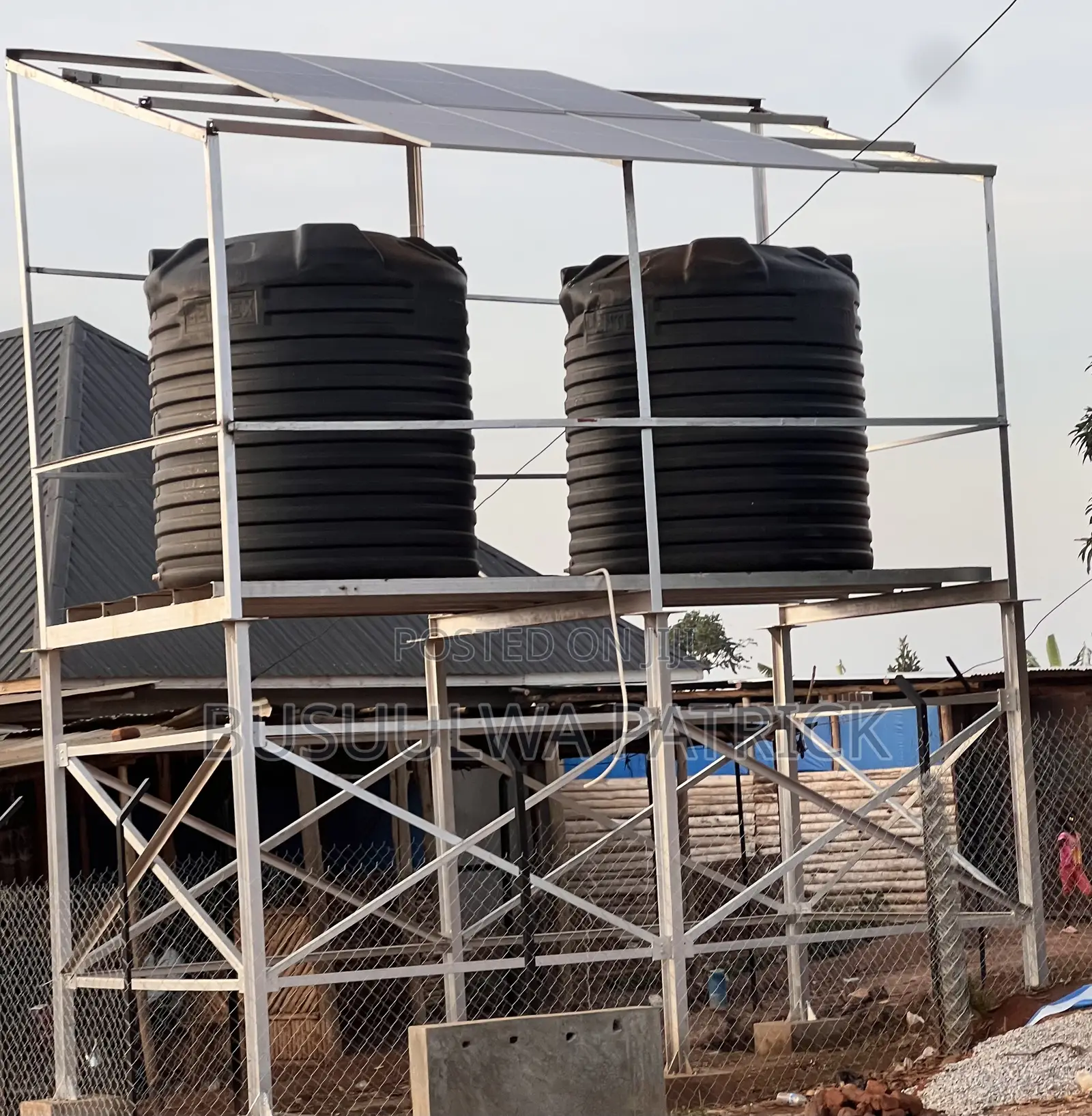 Double Stand Tank