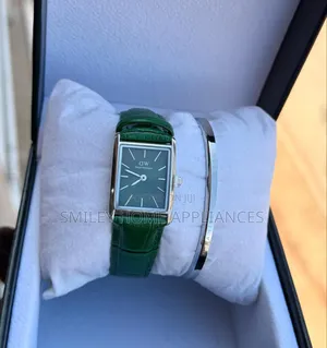 Daniel Wellington Green Leather Strapped Women's Wrist Watch