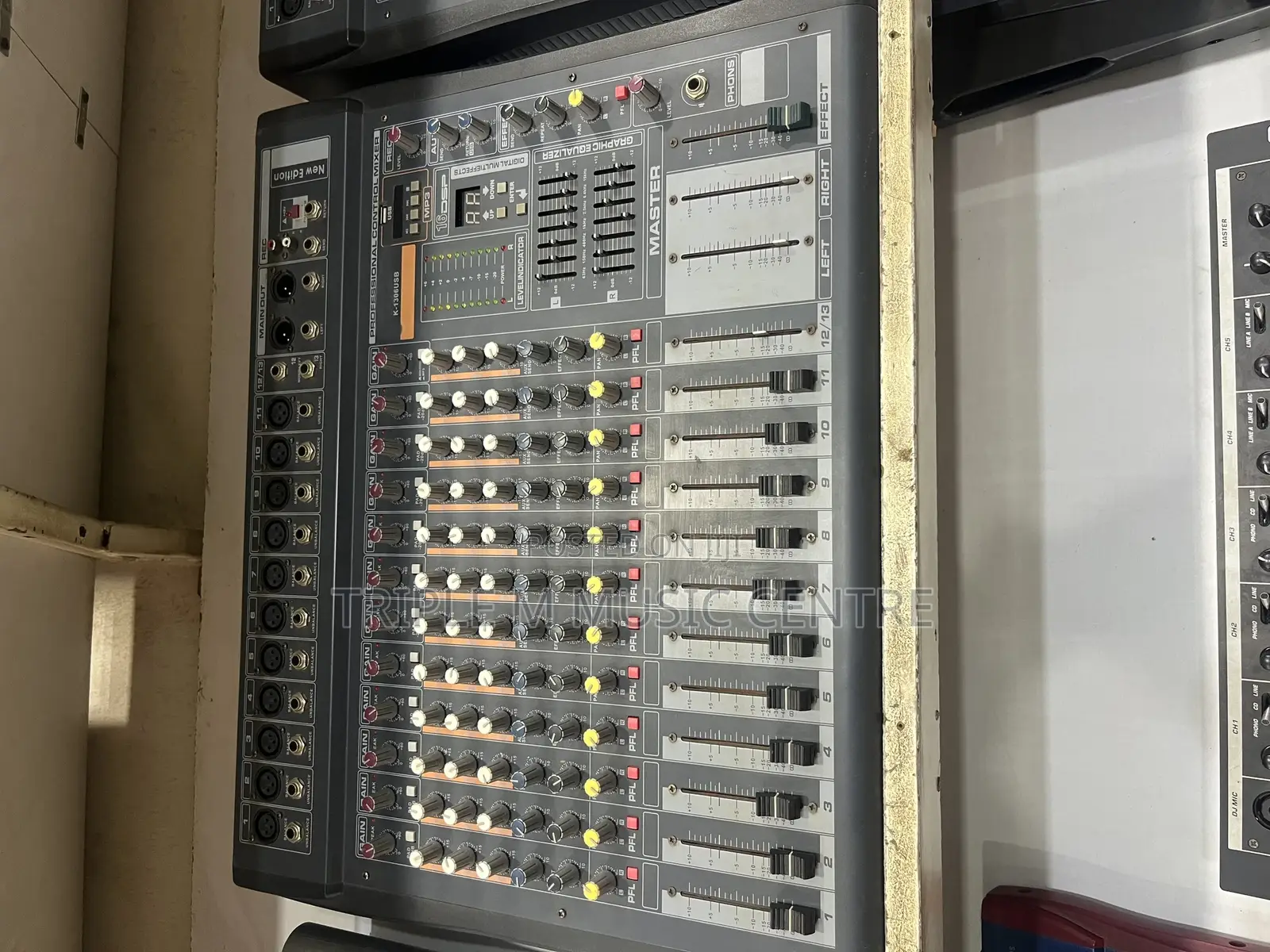 Yamaha Live Mixer 12 Channels