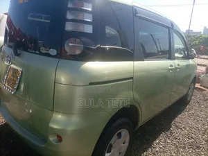 Toyota Sienta 1.5 AWD 2007 Ivory