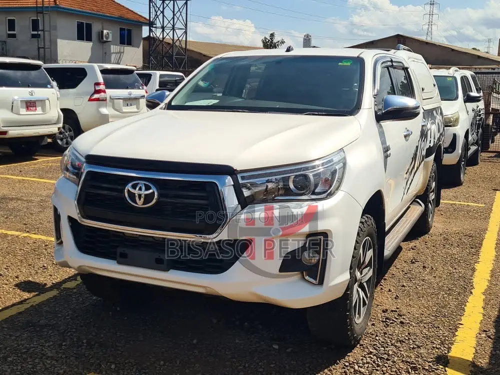 Toyota Hilux 2019 White