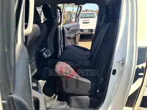 Toyota Hilux 2019 White