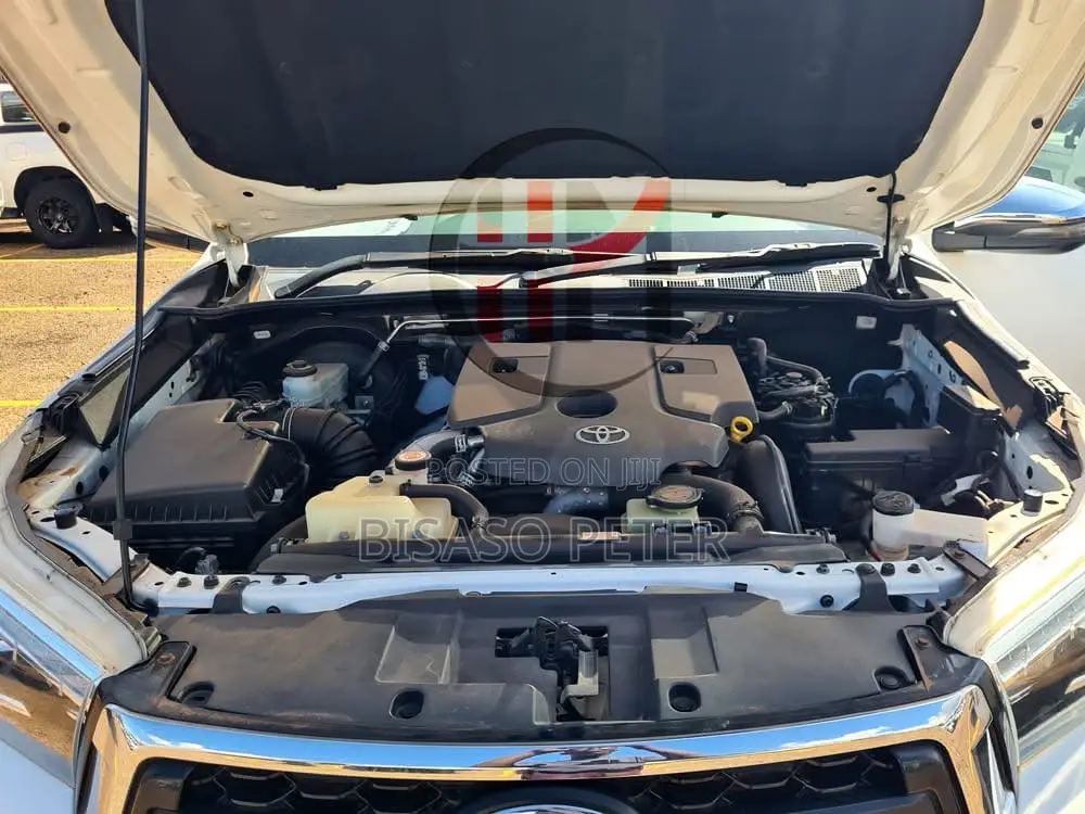 Toyota Hilux 2019 White