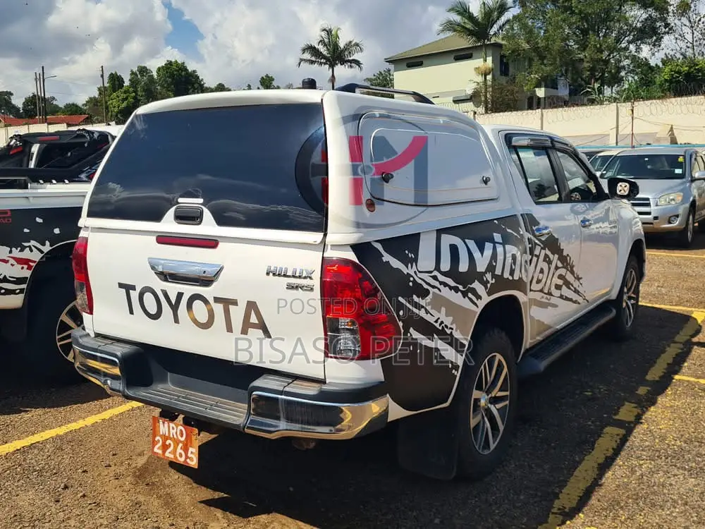 Toyota Hilux 2019 White