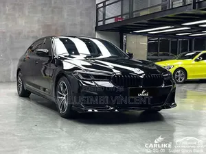 Glossy Black Car Wrapping