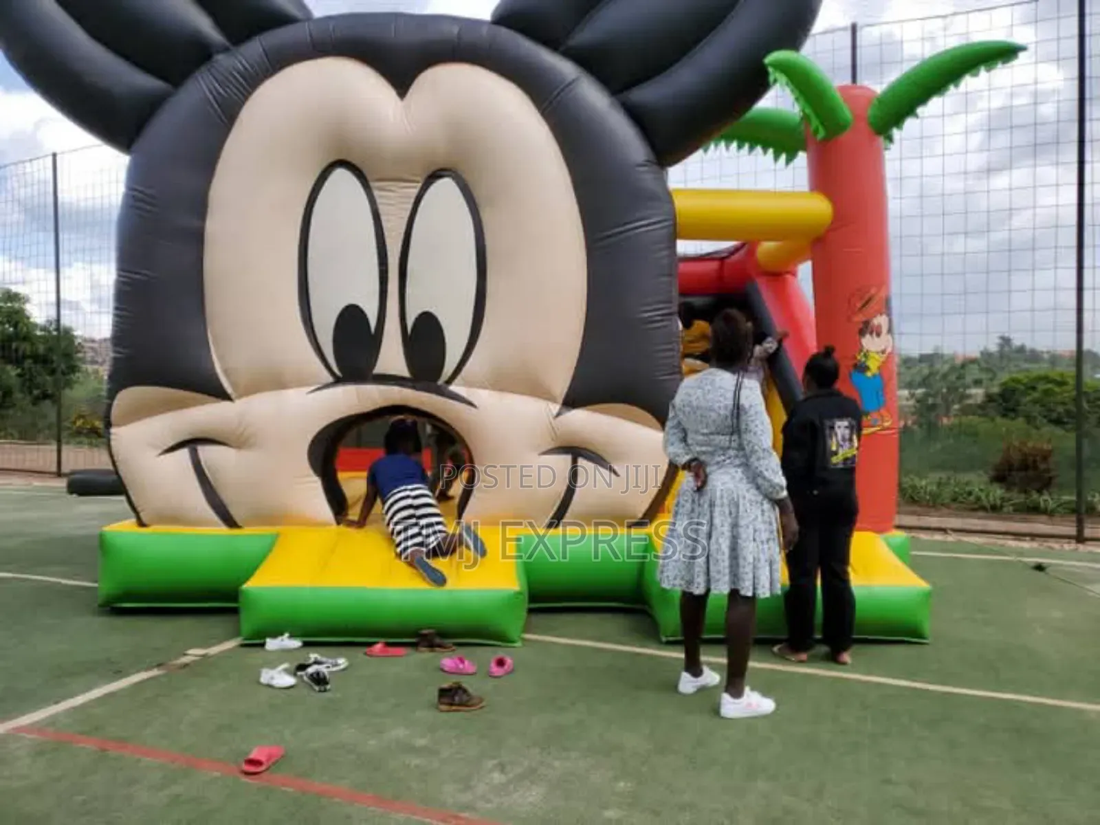 Bouncing Castles for Hire Per Day