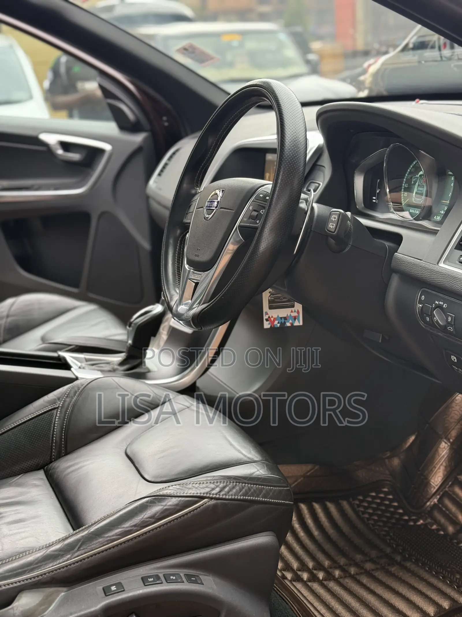 Volvo XC60 T6 R-Design AWD 2015 Brown