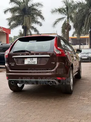 Volvo XC60 T6 R-Design AWD 2015 Brown
