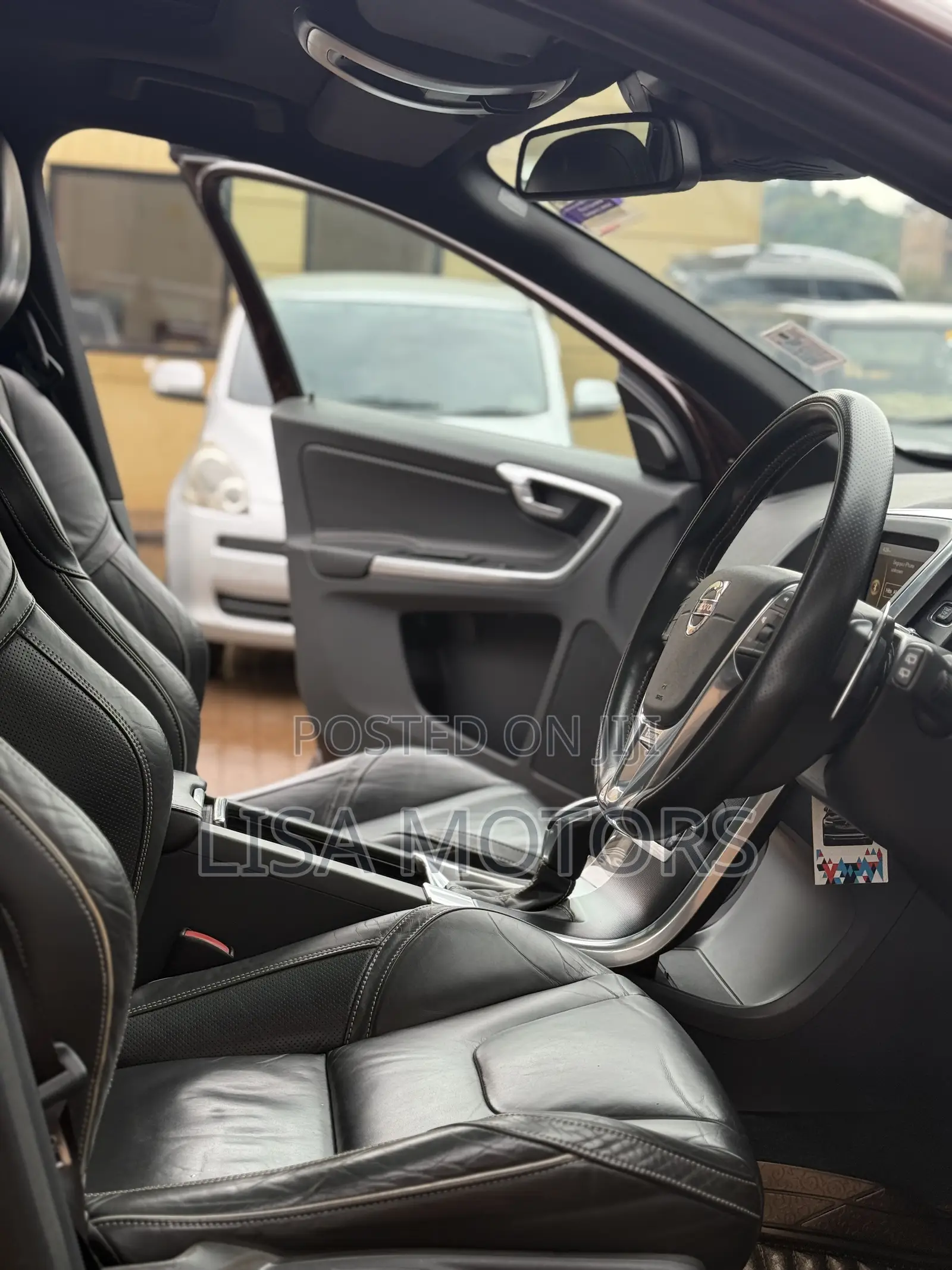 Volvo XC60 T6 R-Design AWD 2015 Brown