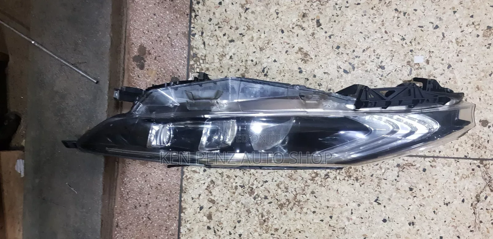 Headlamp for Harrier Hybrid 2015