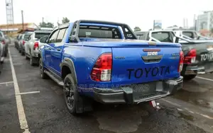 Toyota Hilux Revo Double Cab Petrol 2.7 RWD 2018 Blue