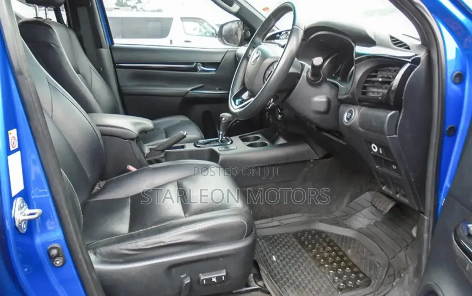 Toyota Hilux Revo Double Cab Petrol 2.7 RWD 2018 Blue