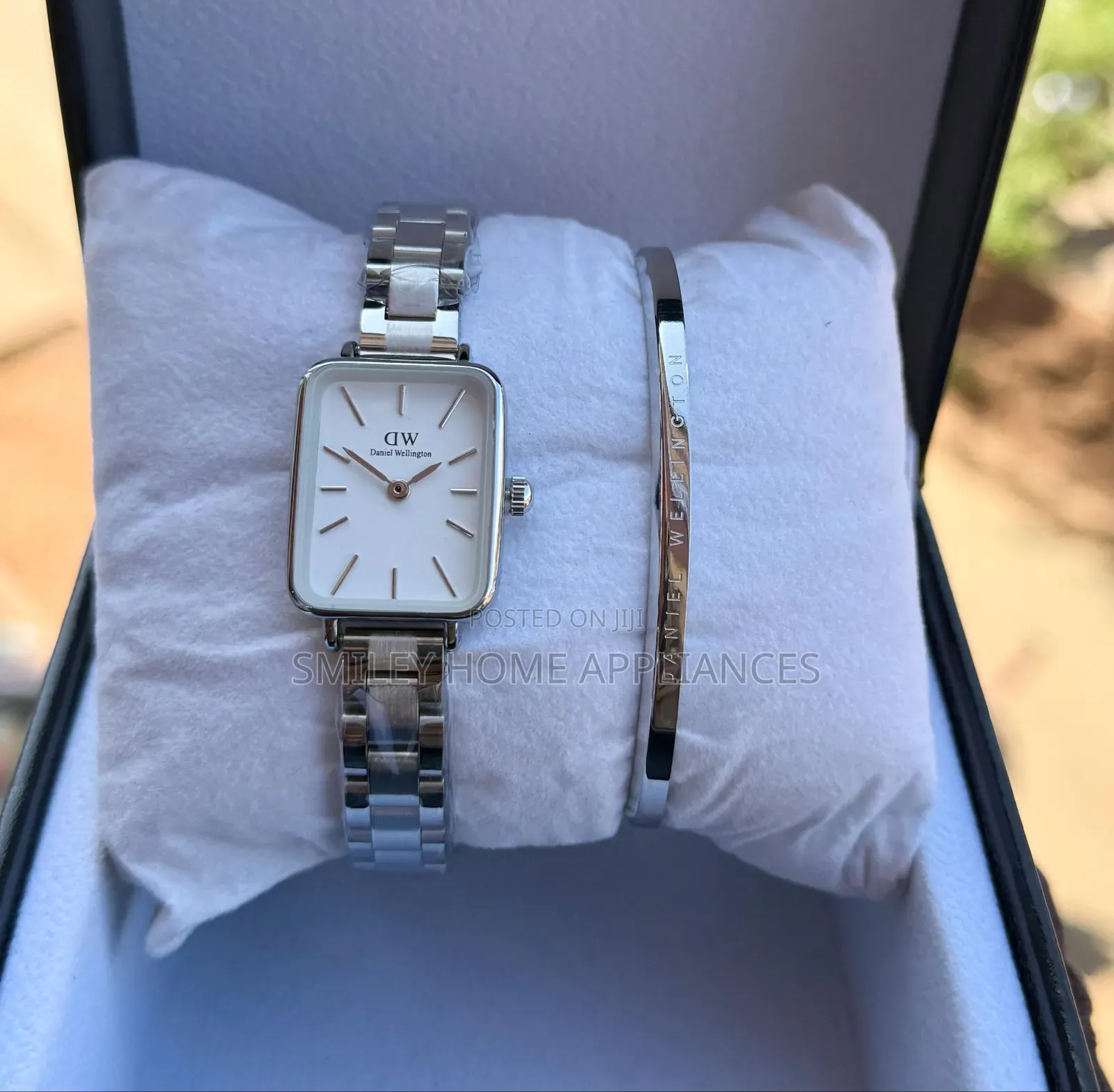 Ladies Daniel Wellington Stainless Wrist Watch With Bracelet