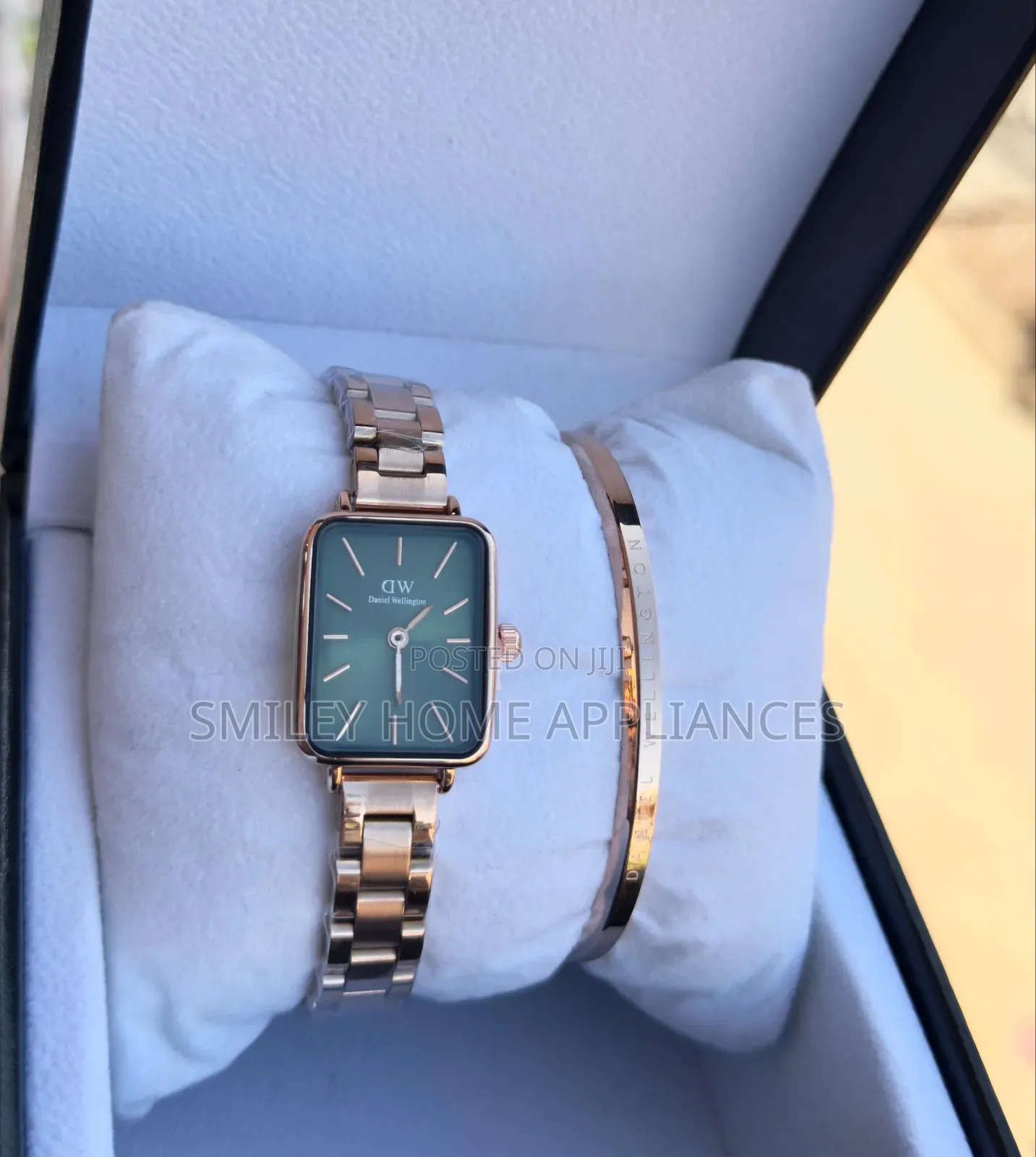 Daniel Wellington Women's Classy Analog Watch With Bracelet