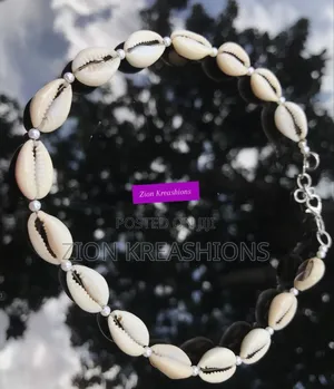 Cowrie Shells Necklace for Men and Women