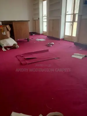 Plain Maroon Wall to Wall Woolen Carpets