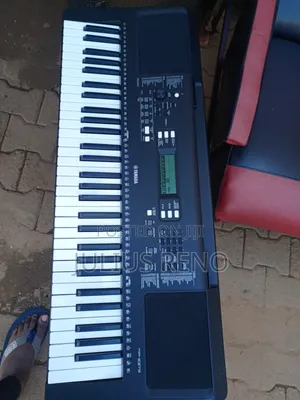 Yamaha PSR E 373