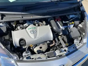 Toyota Ractis 2012 Silver