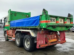 Hino Dumper