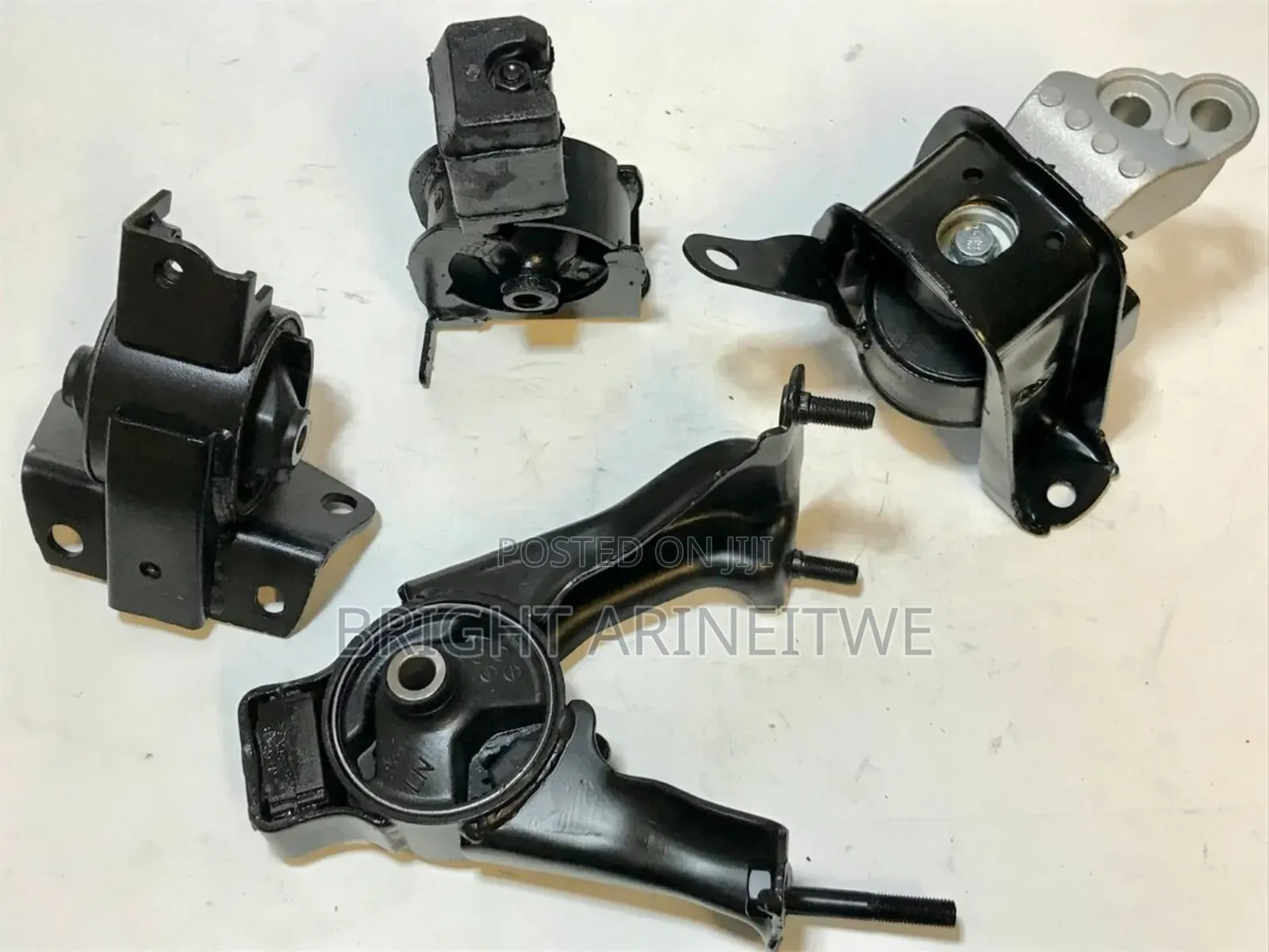 A Set of Engine Mountings for Corolla Rumion