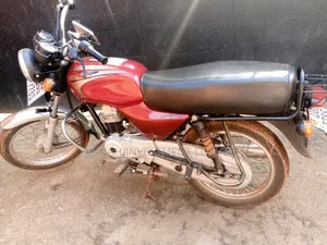 Bajaj Boxer BM100ES 2025 Red