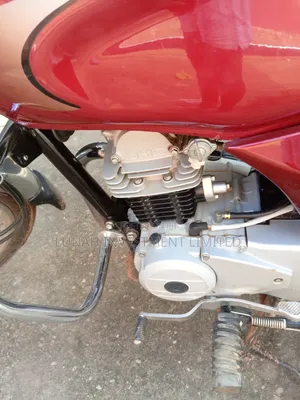 Bajaj Boxer BM100ES 2025 Red