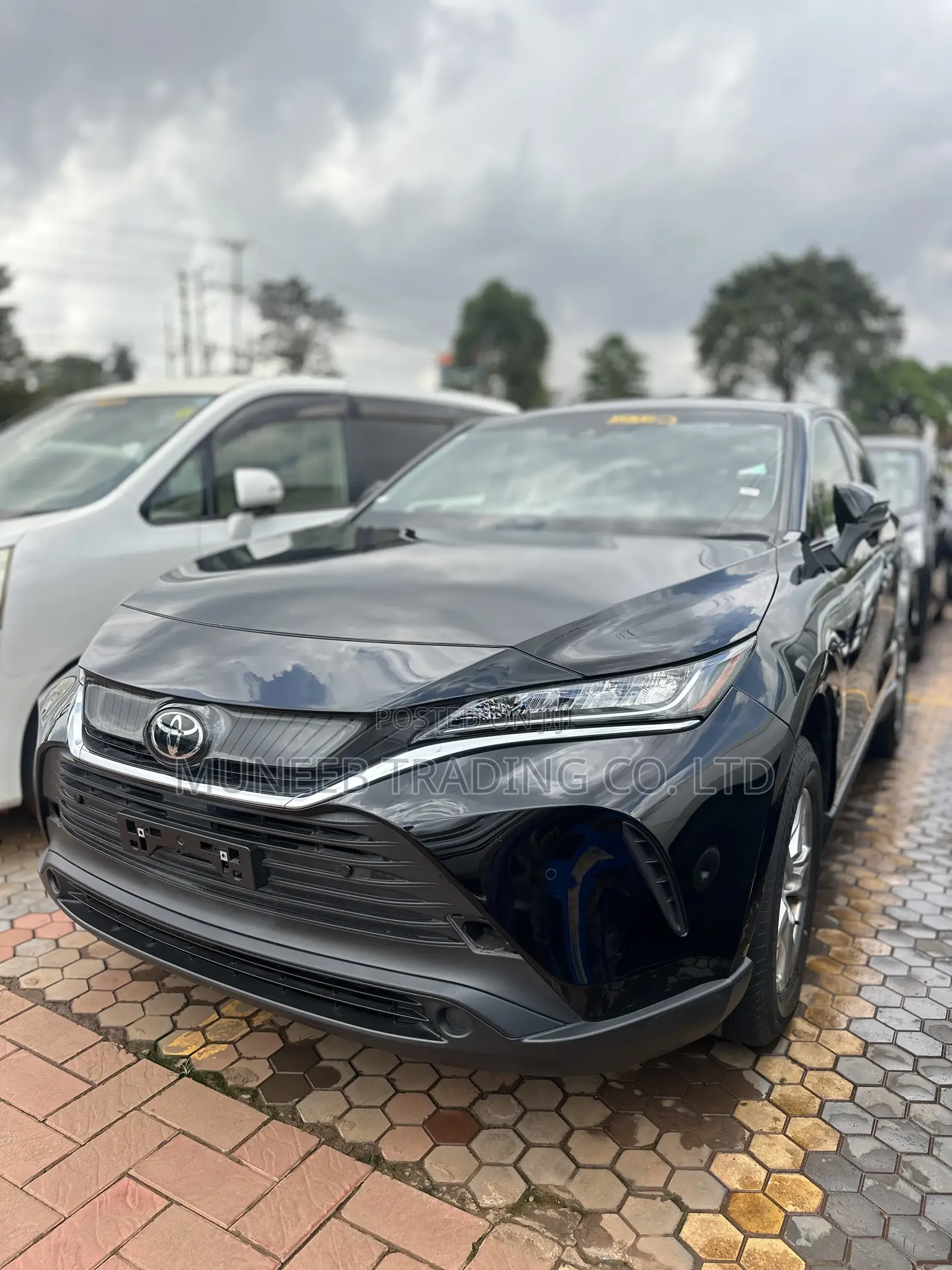 Toyota Harrier 2.0 2021 Black