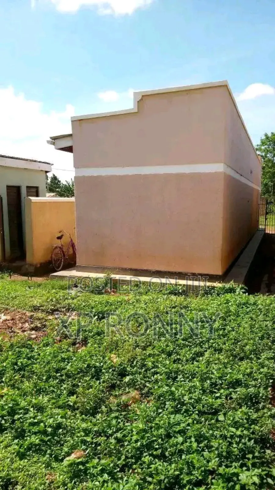 Furnished 6bdrm House in Lira for sale