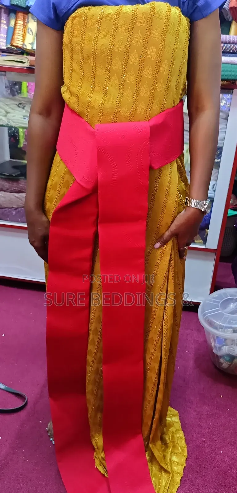Golden Girl Gomesi