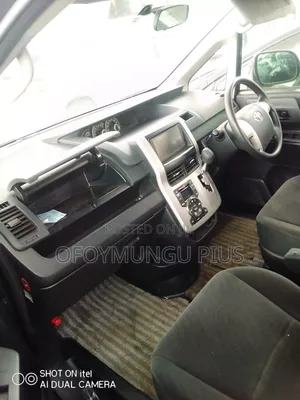 Toyota Noah 2012 Blue