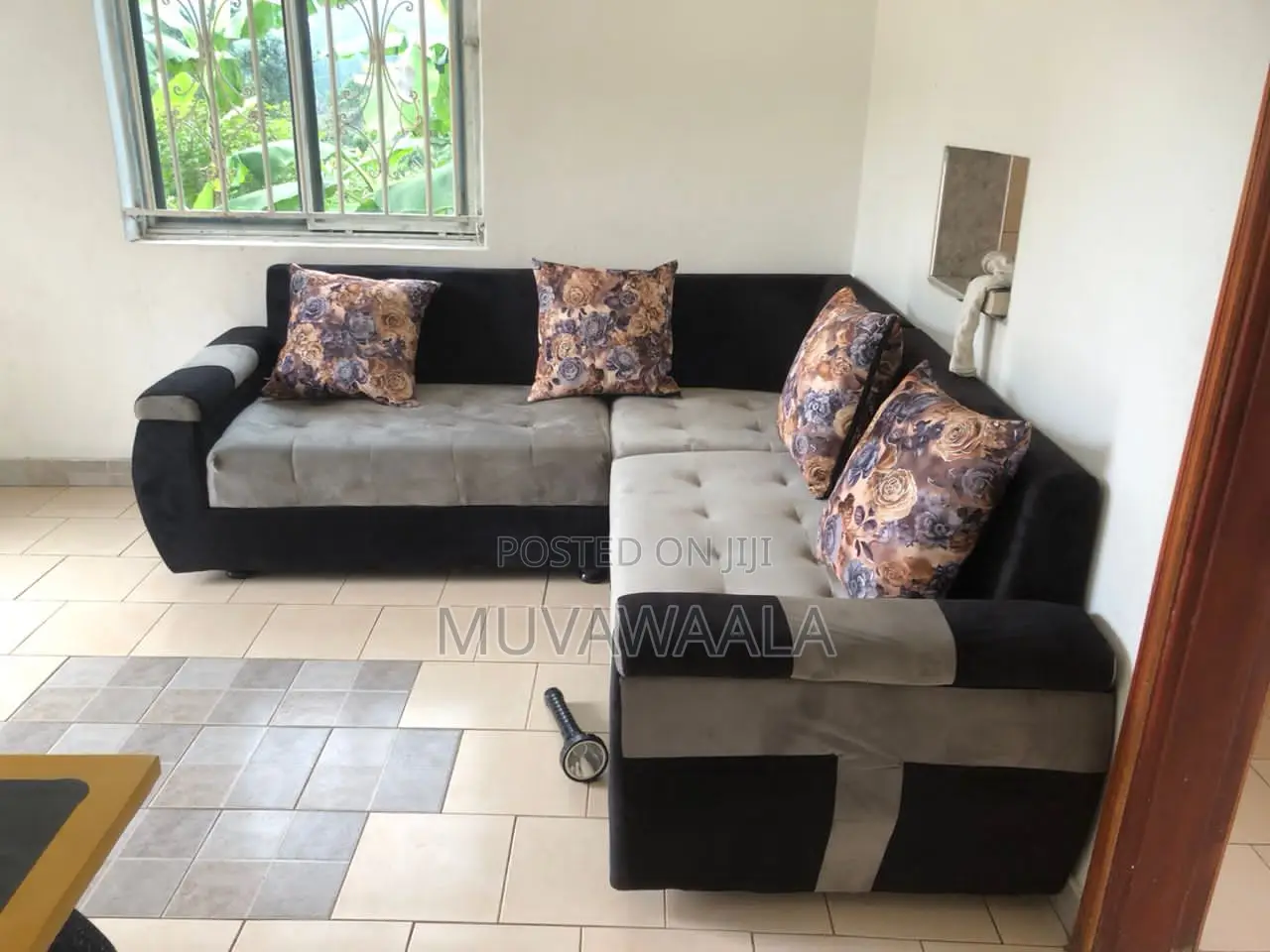 Cisy Sofa Set