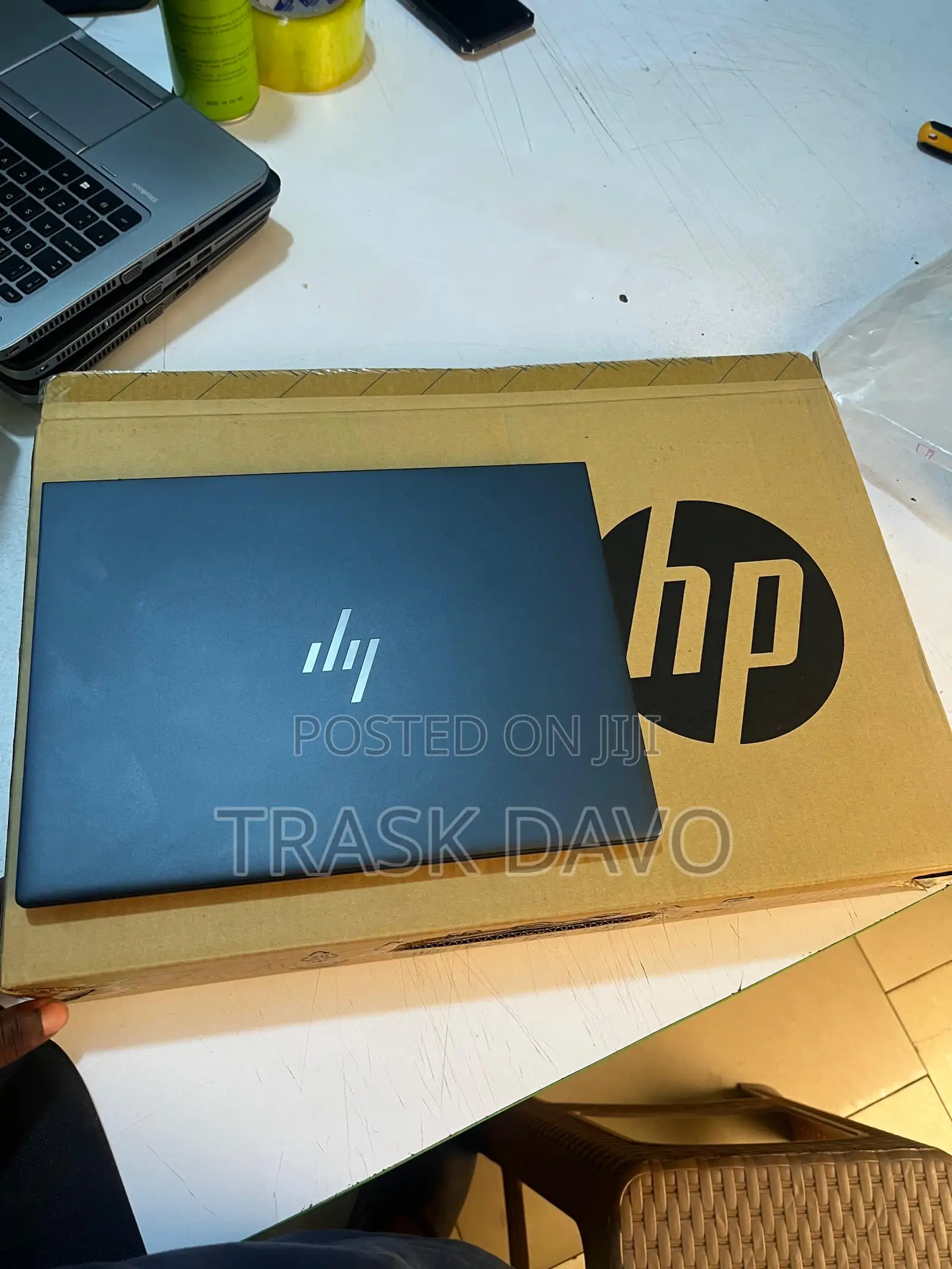 New Laptop HP Dragonfly G4 16GB Intel Core I7 SSD 512GB